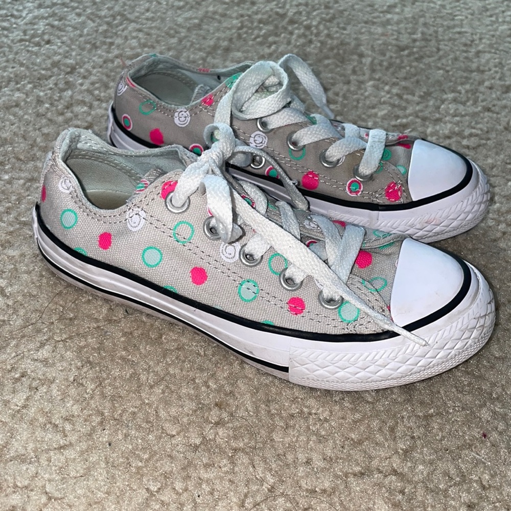 🍬Grey Converse All stars with pink and green dots